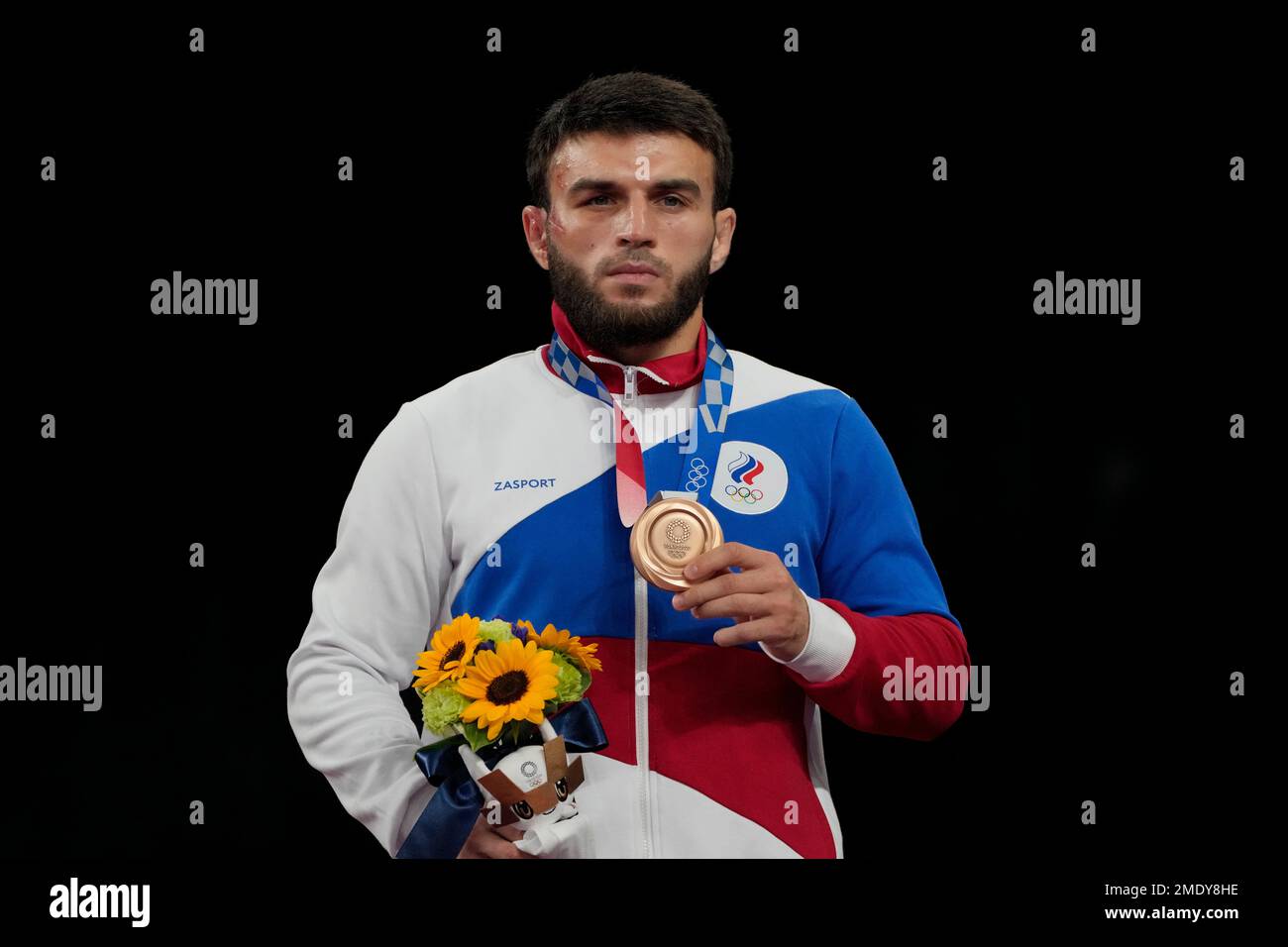 Russian Olympic Committee Gadzhimurad Rashidov shows his bronze medal
