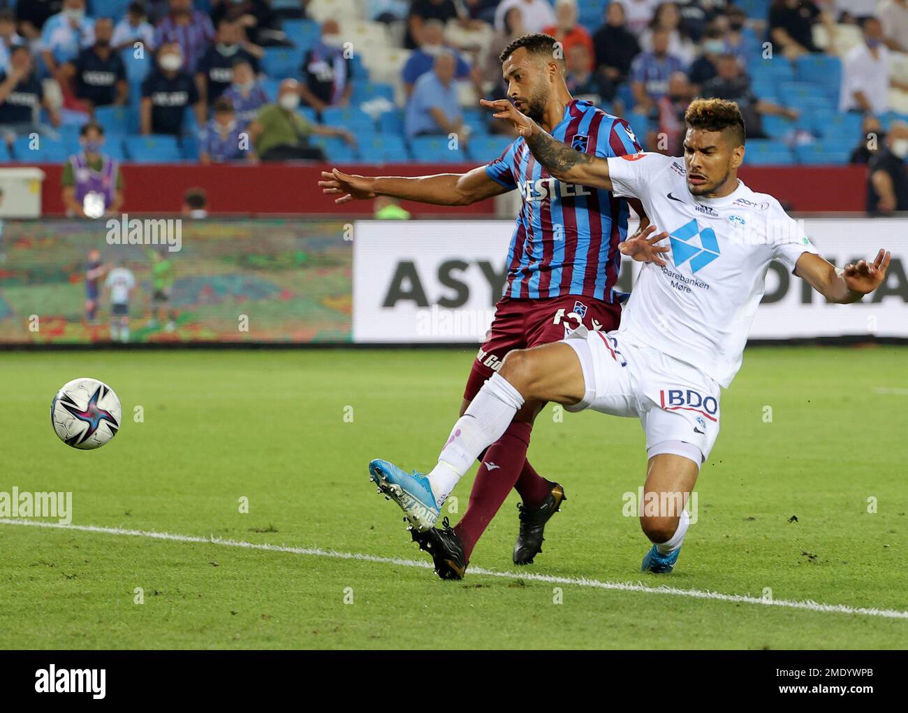 Futebol no JC: Trabzonspor 3 x 0 Besiktas, Superliga Turca, 5ª Rodada
