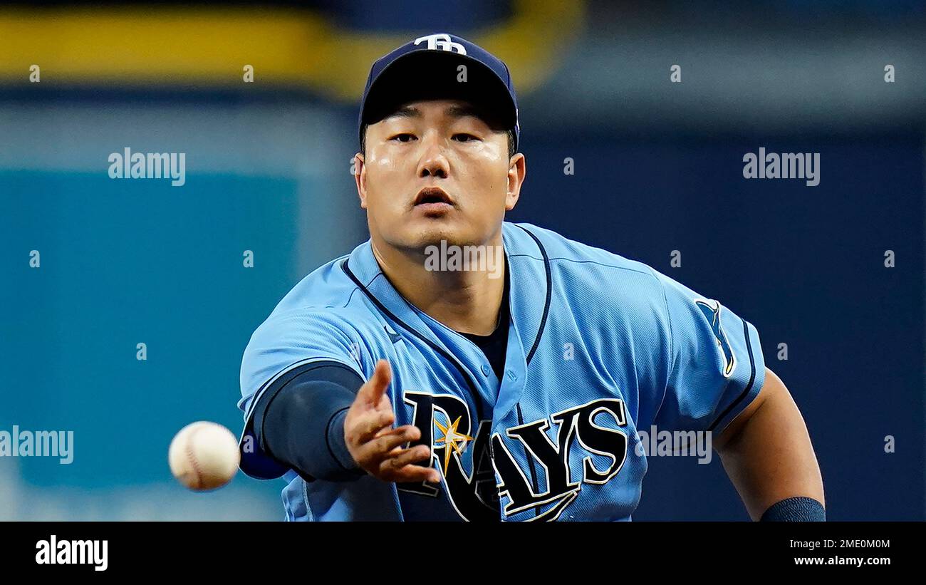 Tampa Bay Rays first baseman Ji-Man Choi makes a play against the Seattle  Mariners during a baseball game Monday, Aug. 2, 2021, in St. Petersburg,  Fla. (AP Photo/Chris O'Meara Stock Photo 