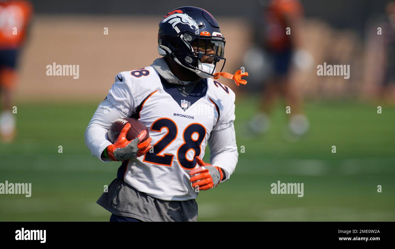 Denver broncos running back hi-res stock photography and images - Alamy