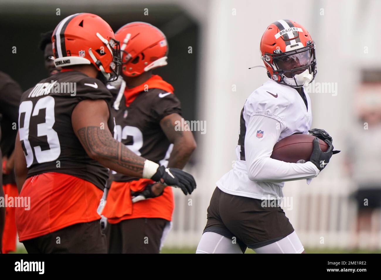 Cleveland Browns wide receiver Ja'Marcus Bradley, center, is