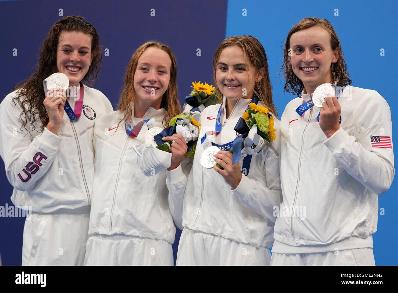CORRECTS NAMES TO LEDECKY AND SCHMITT United States women's 4x200