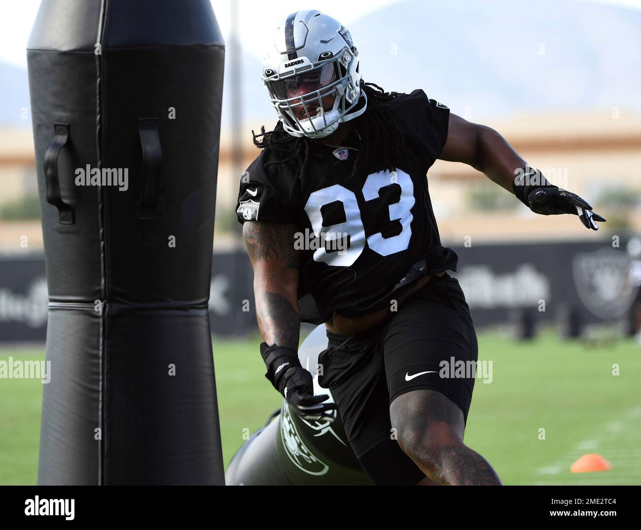 Las Vegas Raiders defensive end Carl Nassib (94) during training camp on  Thursday, Aug 19, 2021, in Thousand Oaks, Calif. (Dylan Stewart/Image of  Spor Stock Photo - Alamy