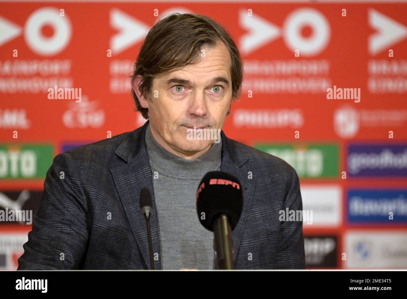 eindhoven-vitesse-coach-phillip-cocu-during-the-dutch-premier-league