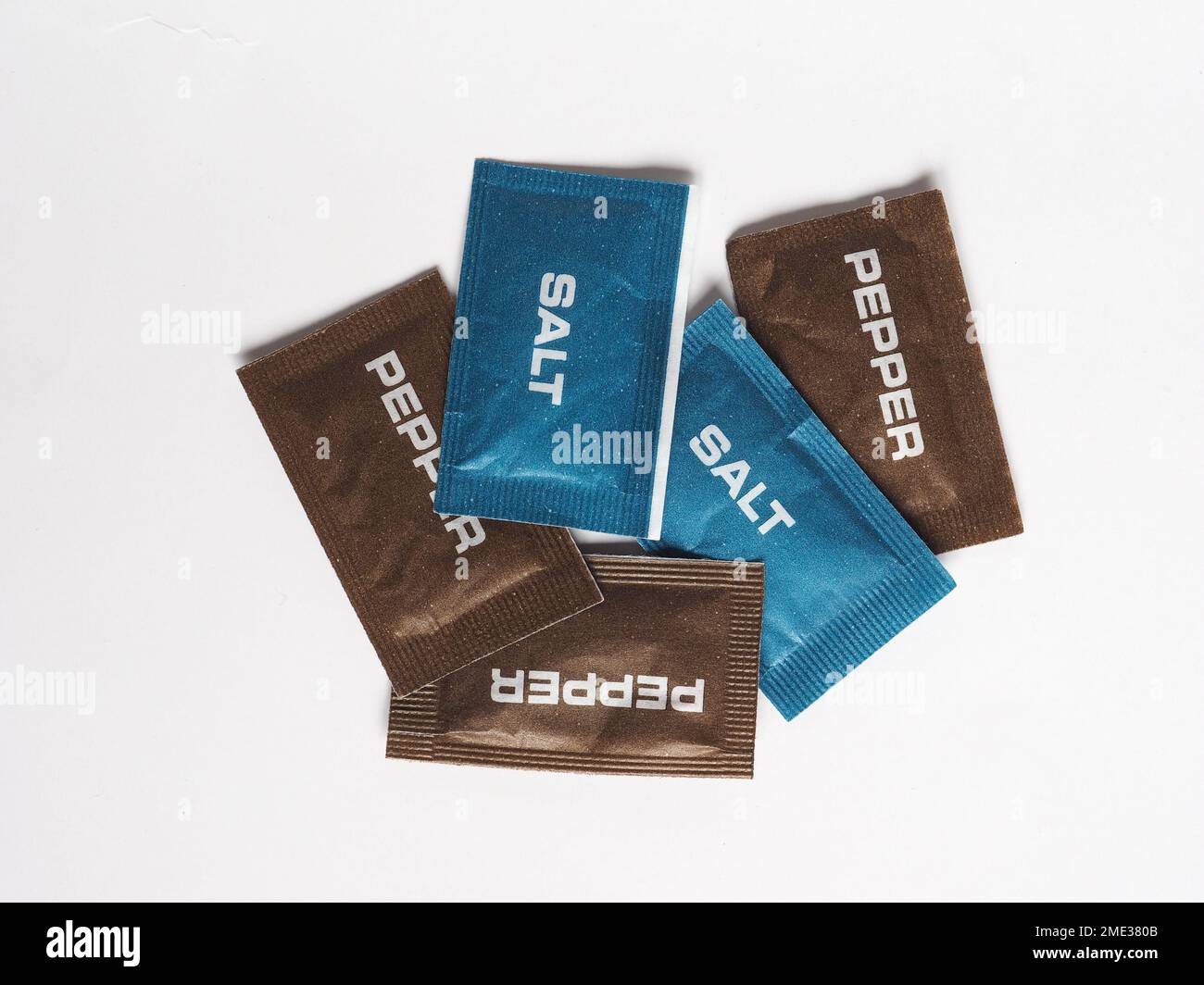 single dose salt and pepper sachet for restaurants and pubs Stock Photo