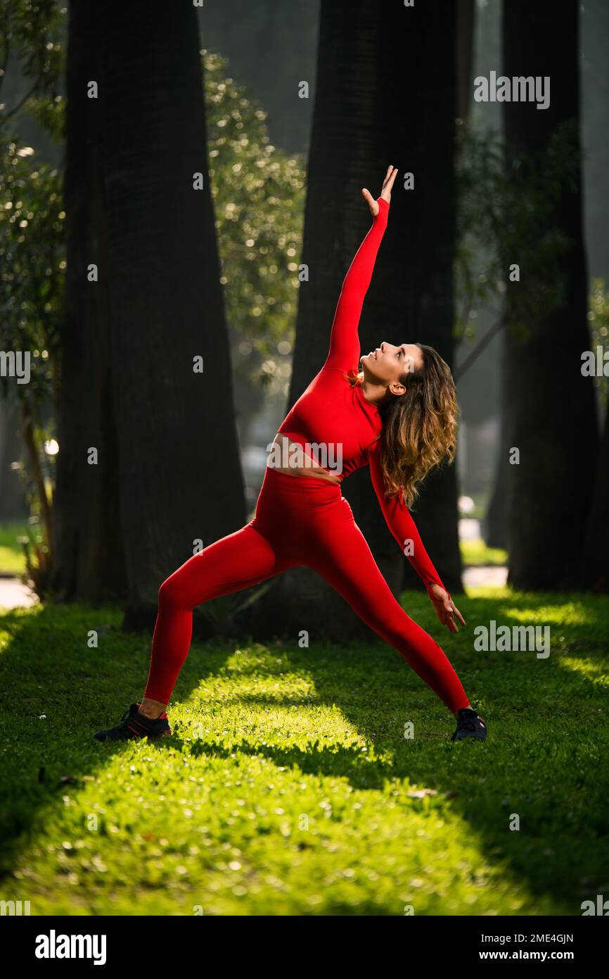 Yoga dress hi-res stock photography and images - Alamy