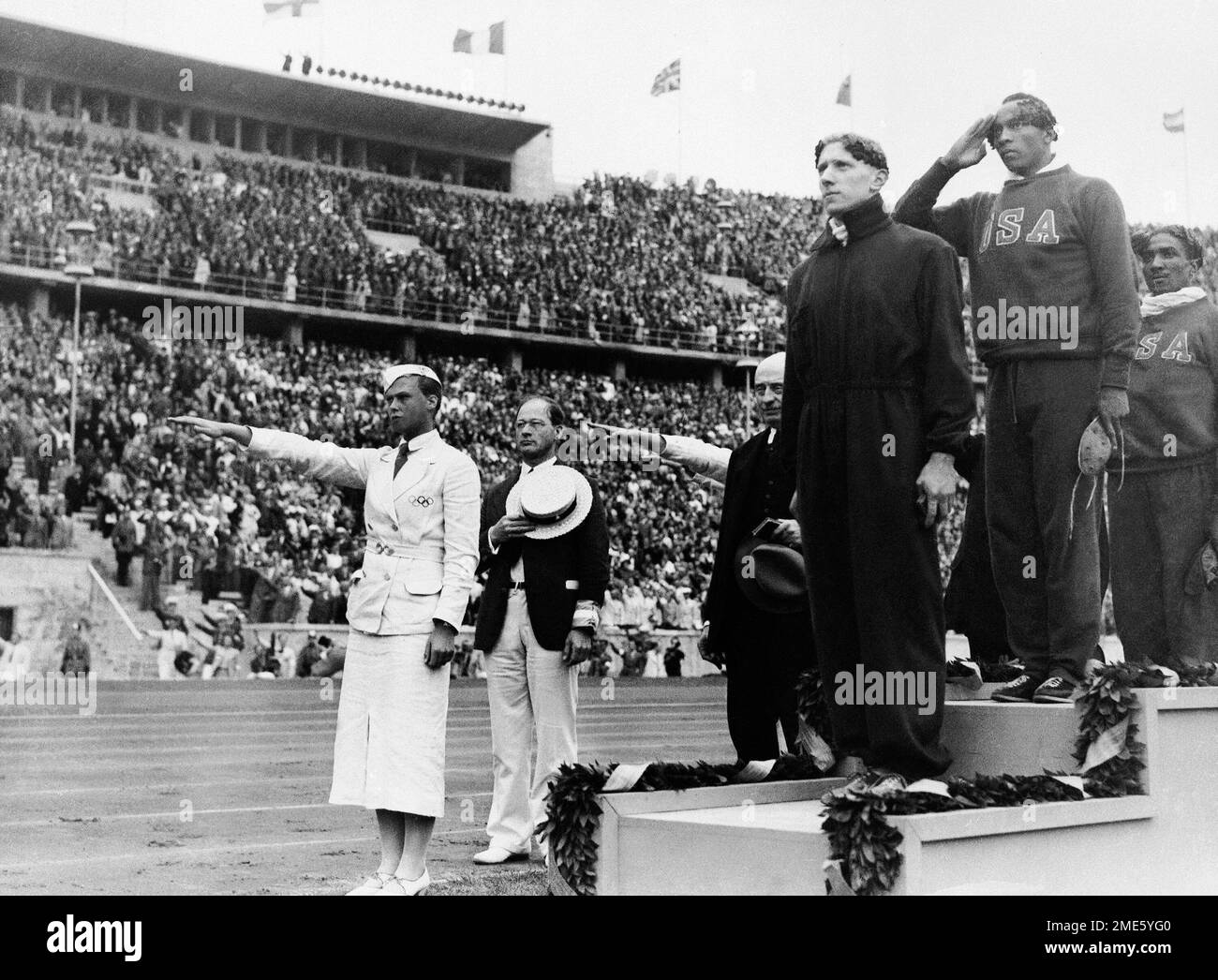 jesse-owens-olympics-podium