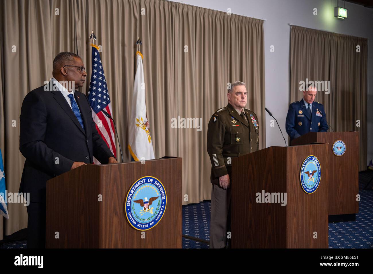 Ramstein-Miesenbach, Germany. 20 January, 2023. U.S. Secretary of Defense Lloyd Austin, left, responds to a question during a press briefing as Chairman of the Joint Chiefs Gen. Mark Milley, center, looks on following the eighth Ukraine Defense Contact Group meeting at Ramstein Air Base, January 20, 2023 in Ramstein-Miesenbach, Rhineland-Palatinate, Germany. The meeting or 50 nations and organizations decides the best path of providing military support to Ukraine.  Credit: TSgt. Jack Sanders/DOD Photo/Alamy Live News Stock Photo