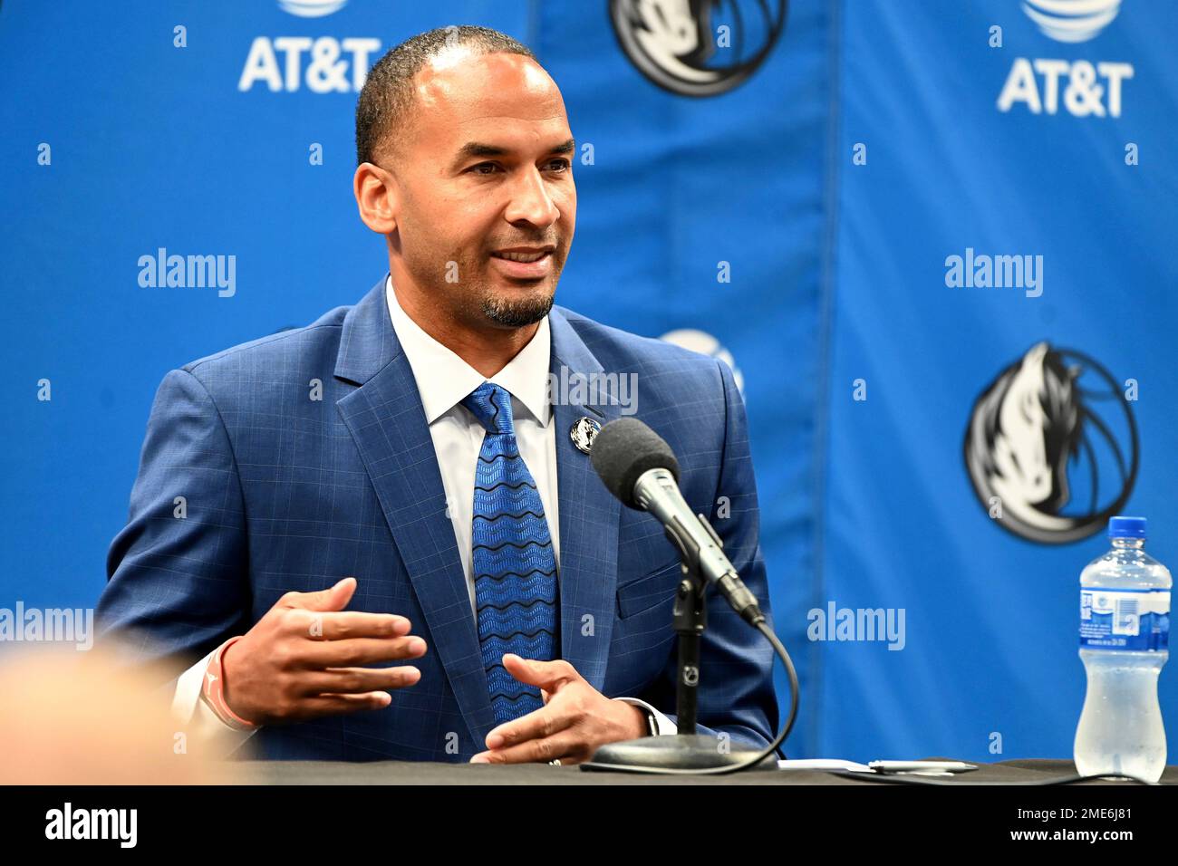 New Dallas Mavericks NBA basketball team general manager Nico Harrison  speaks at an introductory press conference in Dallas, Thursday, July 15,  2021. (AP Photo/Matt Strasen Stock Photo - Alamy