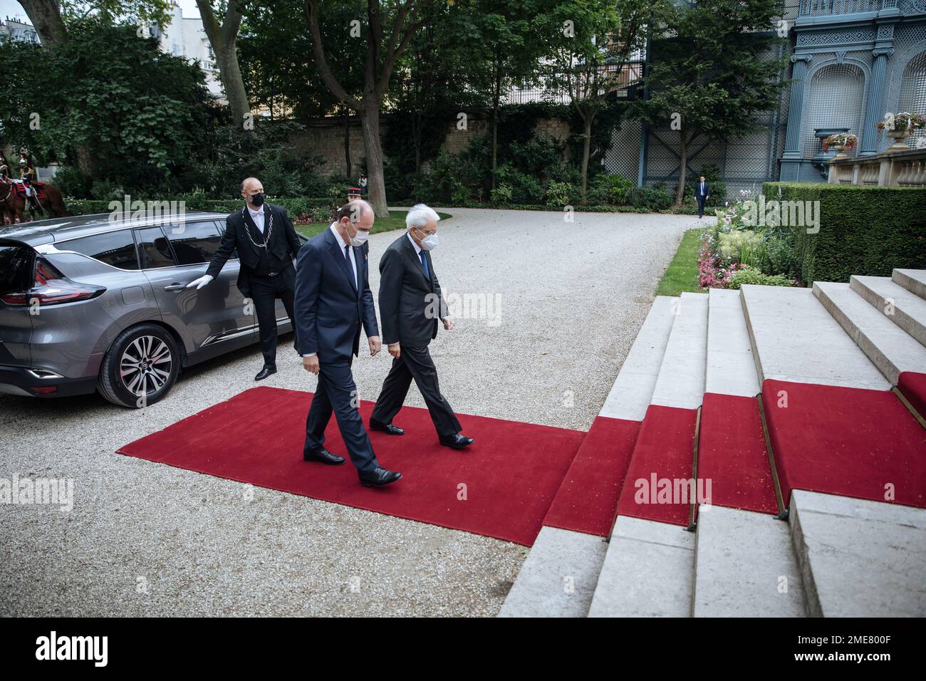 Prime Minister of France Jean Castex welcomes Italy's President Sergio  Mattarella, right, prior to their meeting at Matignon, Paris, on Tuesday  July 6, 2021. (AP Photo/Lewis Joly Stock Photo - Alamy