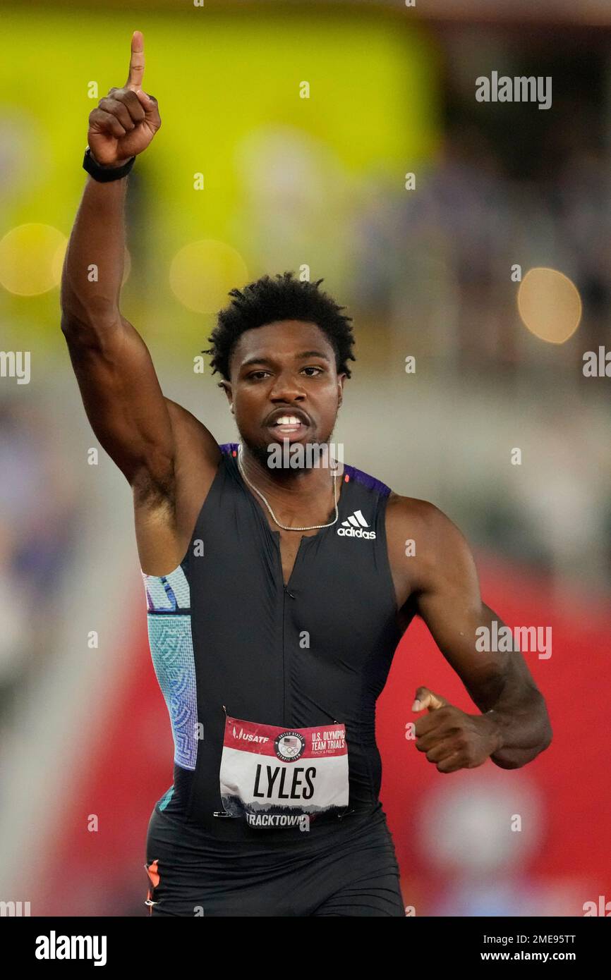 Noah Lyles celebrates after winning the final in the men's 200meter