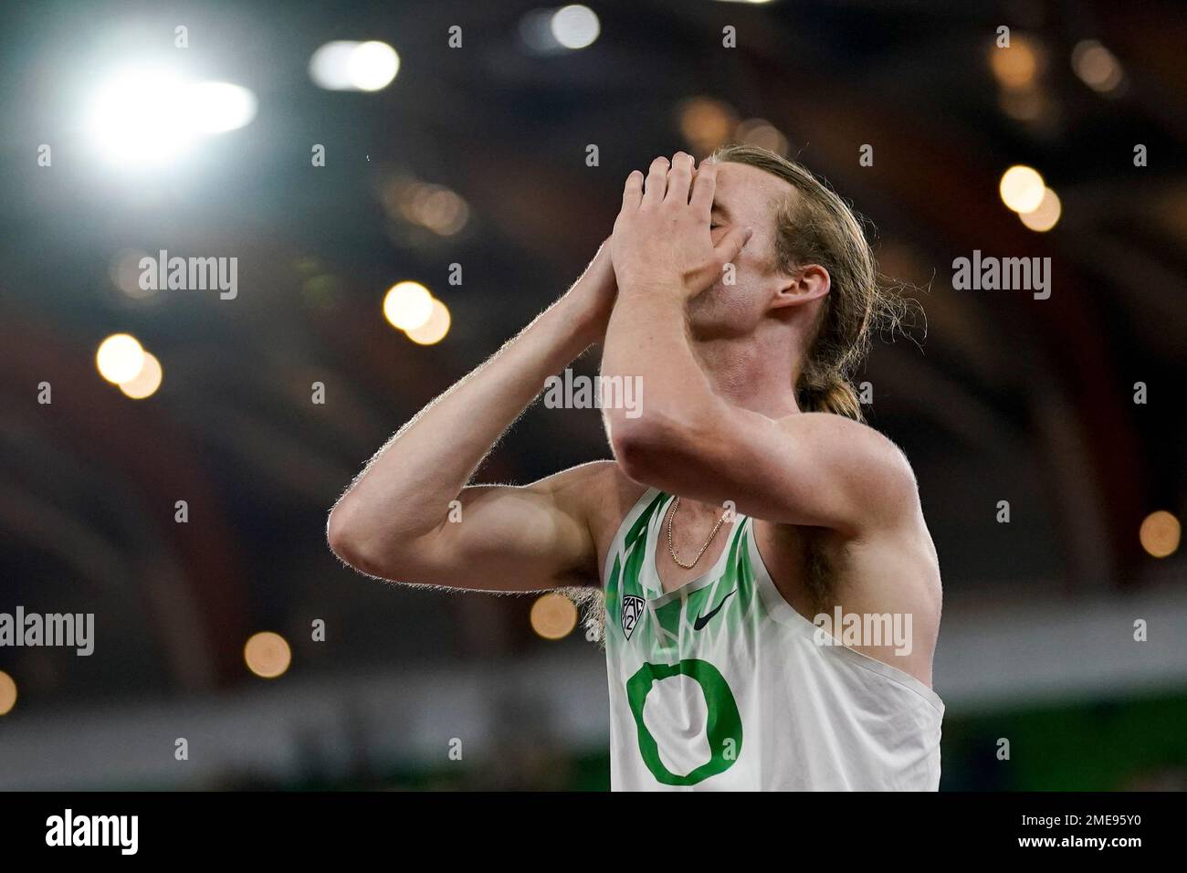 Cole Hocker celebrates after winning the final in the men's 1500meter