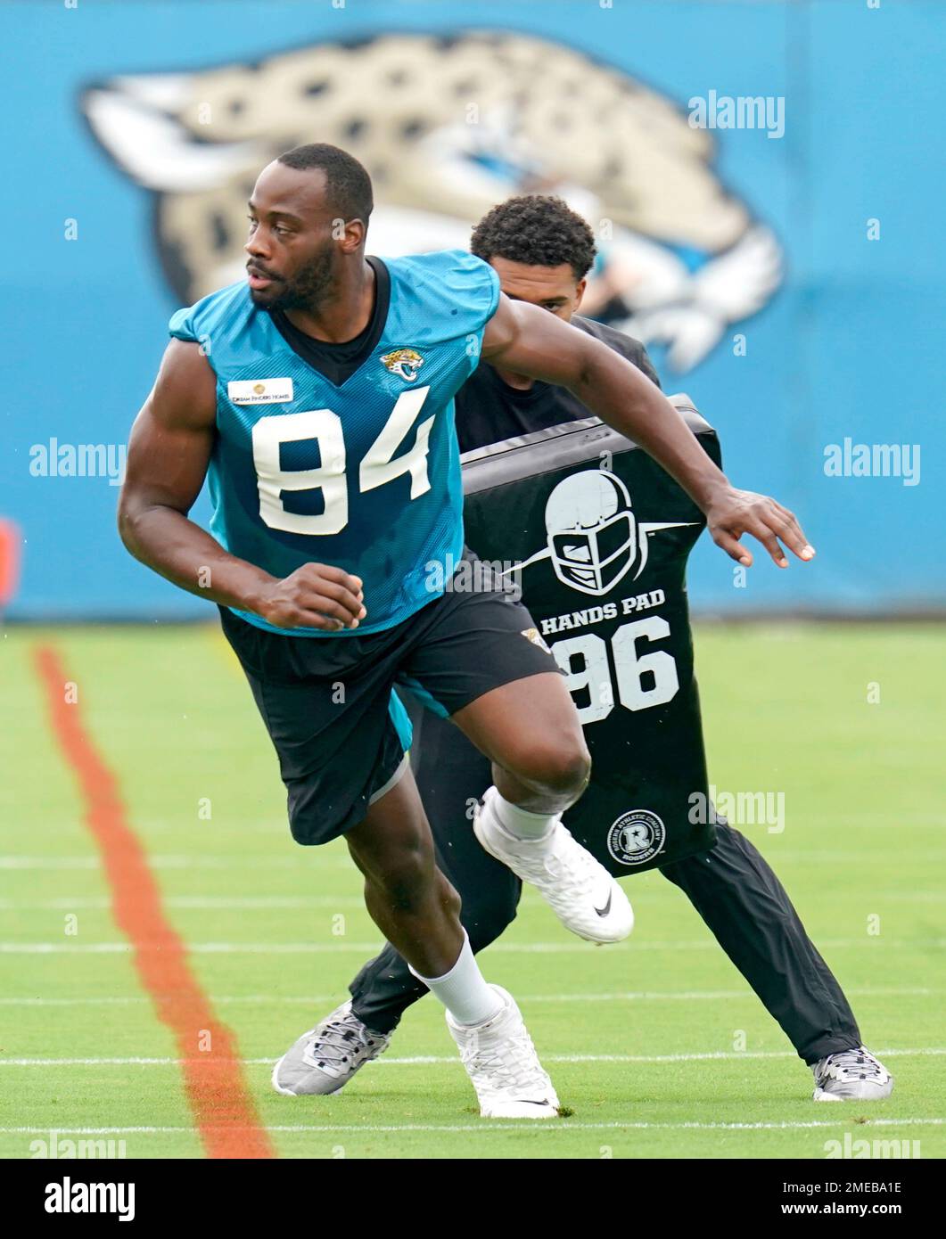 Jacksonville Jaguars tight end Chris Manhertz (84) performs a drill during  an NFL football practice, Monday, June 14, 2021, in Jacksonville, Fla. (AP  Photo/John Raoux Stock Photo - Alamy