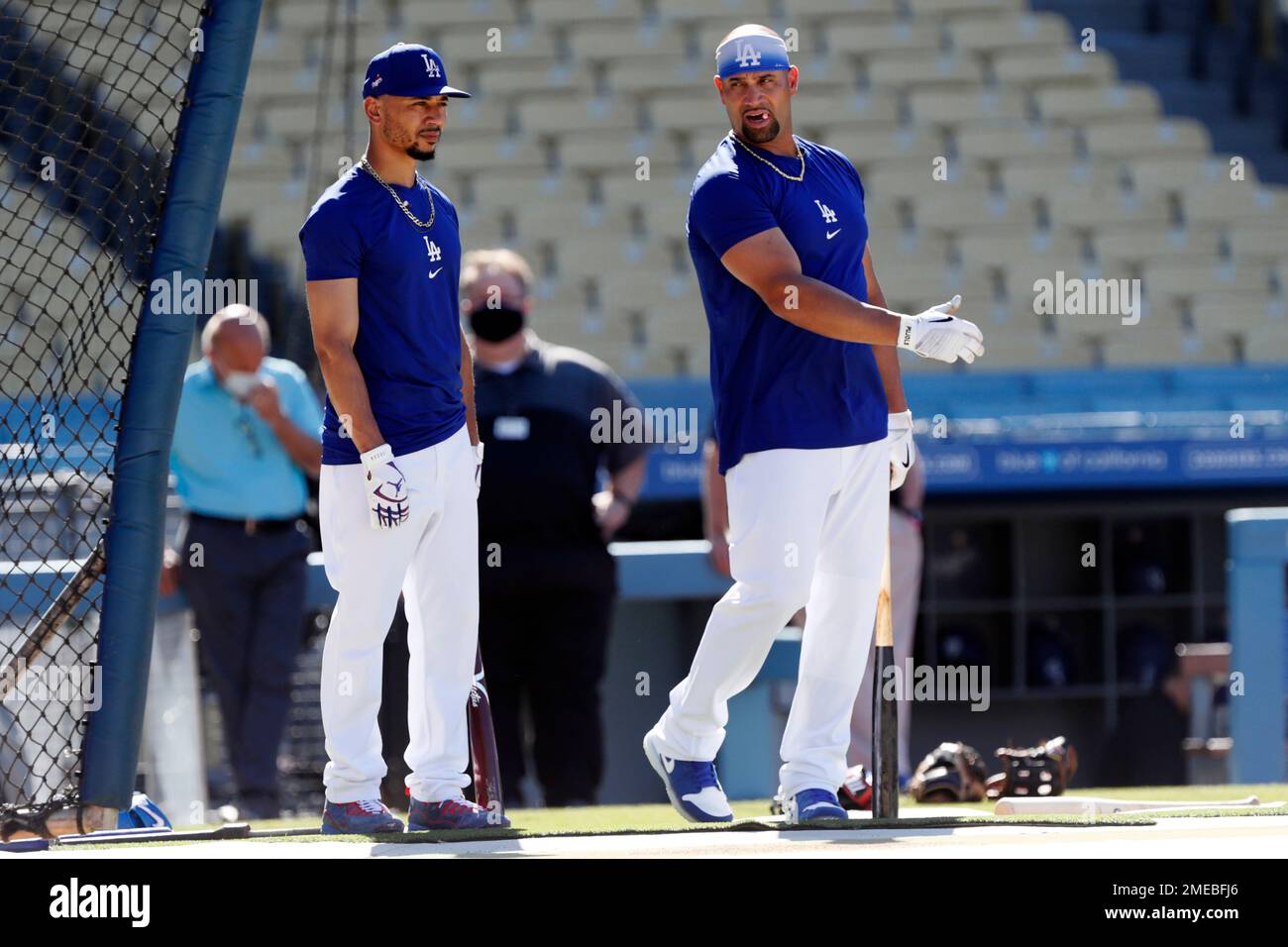 Los Angeles Dodgers first baseman Albert Pujols (55) warms up before a  baseball game against the San Francisco Giants Sunday, May 30, 2021, in Los  Angeles. (AP Photo/Ashley Landis Stock Photo - Alamy