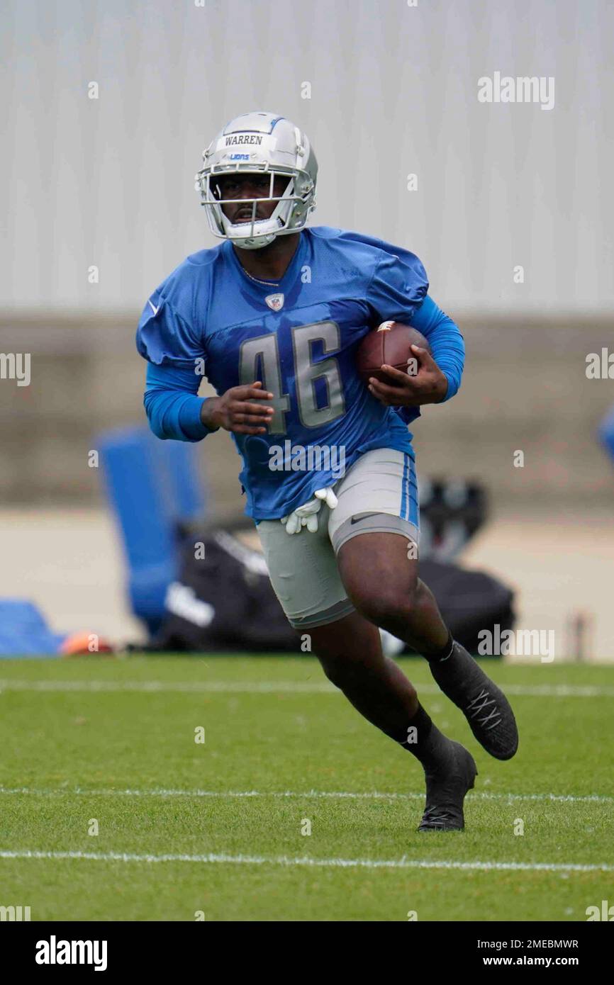 Minnesota Vikings fullback C.J. Ham (30) runs from Indianapolis Colts  inside linebacker Bobby Okereke (58) during