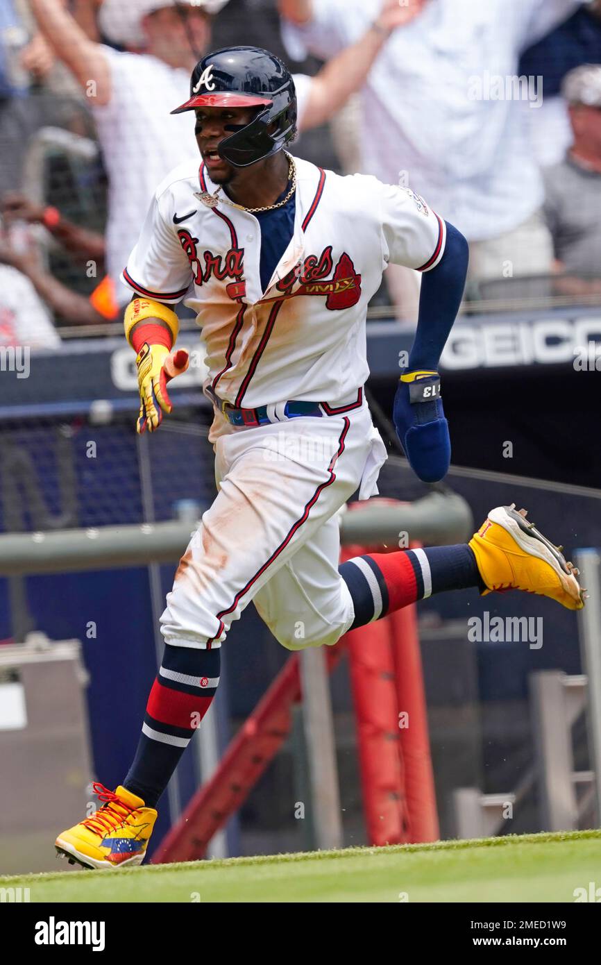 Ozzie Albies' solo home run, 04/28/2021