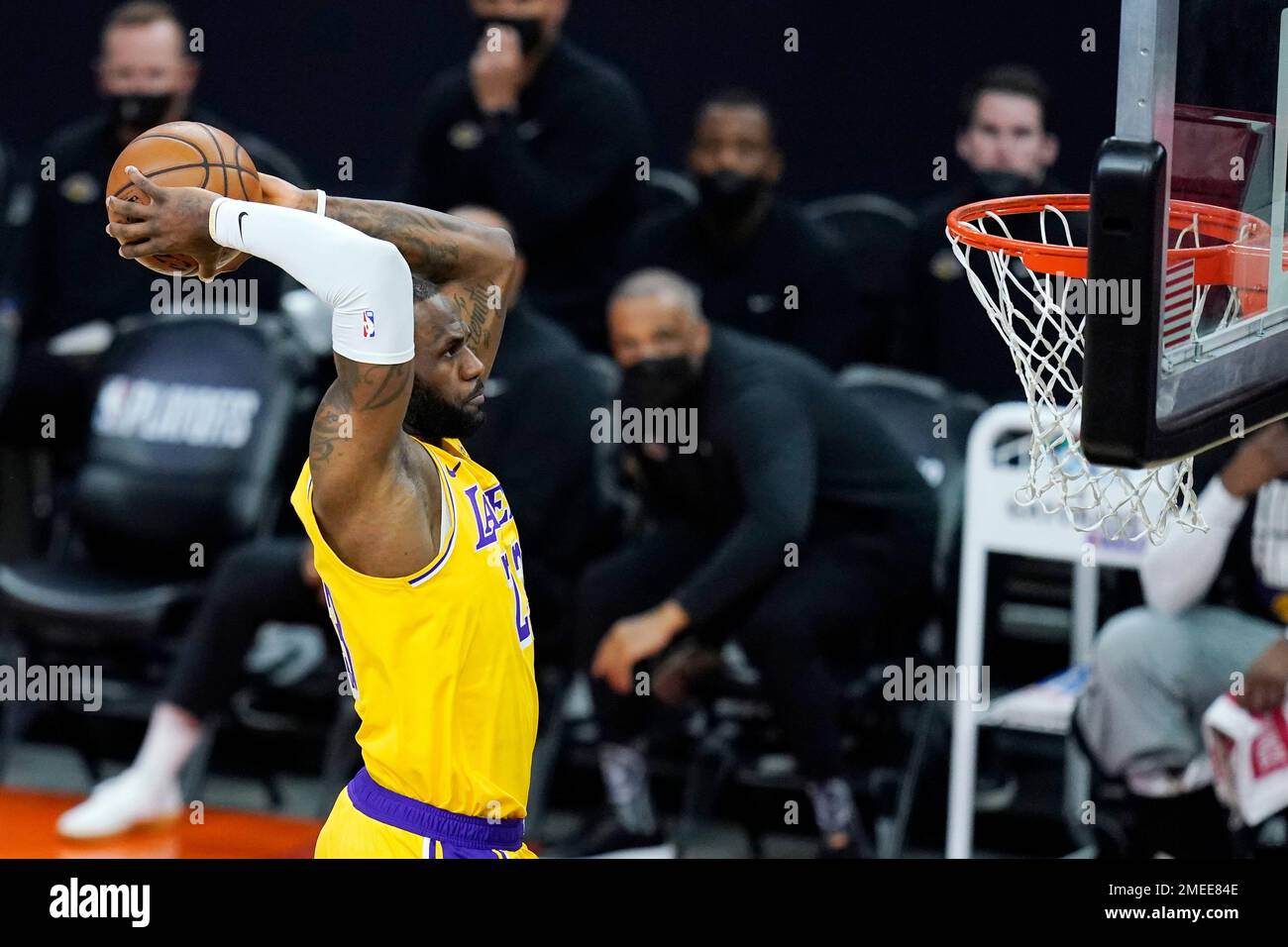 lebron james dunk 2021