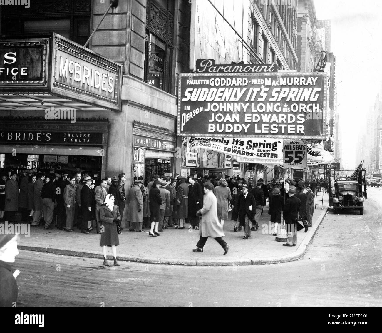 Paramount Movie Theatre in New York in February 1947 showing PAULETTE GODDARD FRED MacMURRAY MACDONALD CAREY and ARLEEN WHELAN in SUDDENLY IT'S SPRING 1947 director MITCHELL LEISEN music Victor Young Paramount Pictures Stock Photo