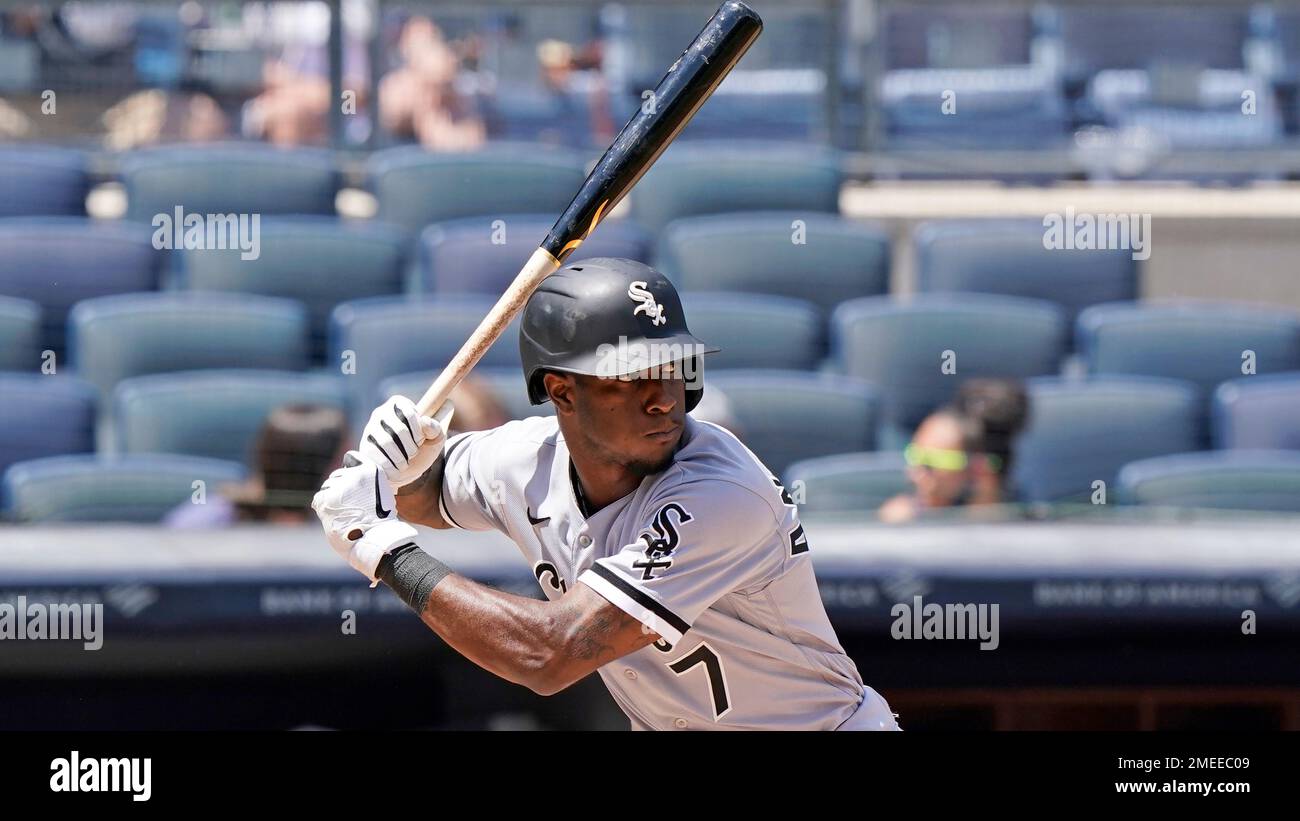 Chicago White Sox Tim Anderson (7) bats in a baseball game against the ...