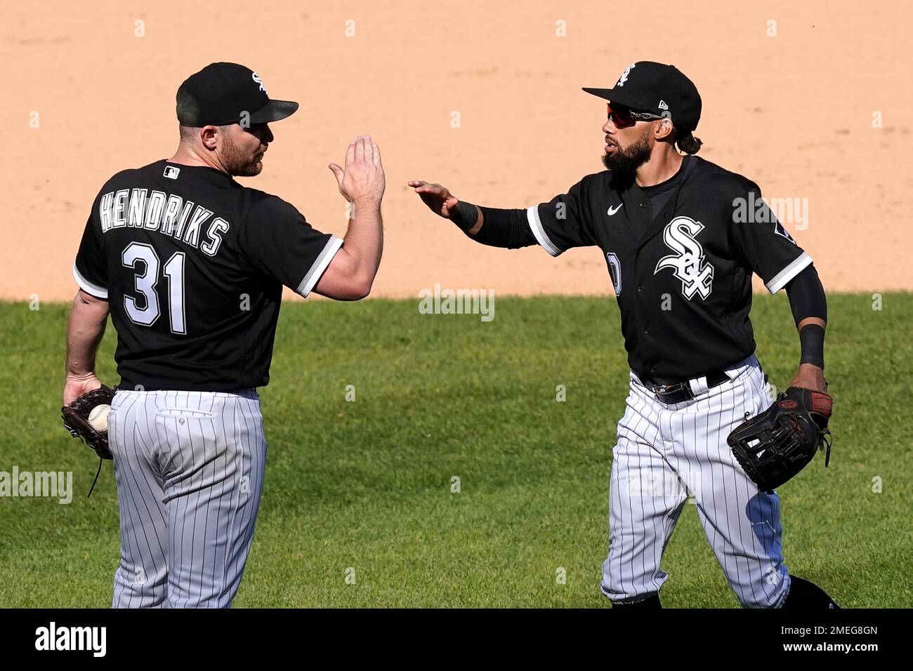 Chicago White Sox relief pitcher Liam Hendriks (31) and Billy