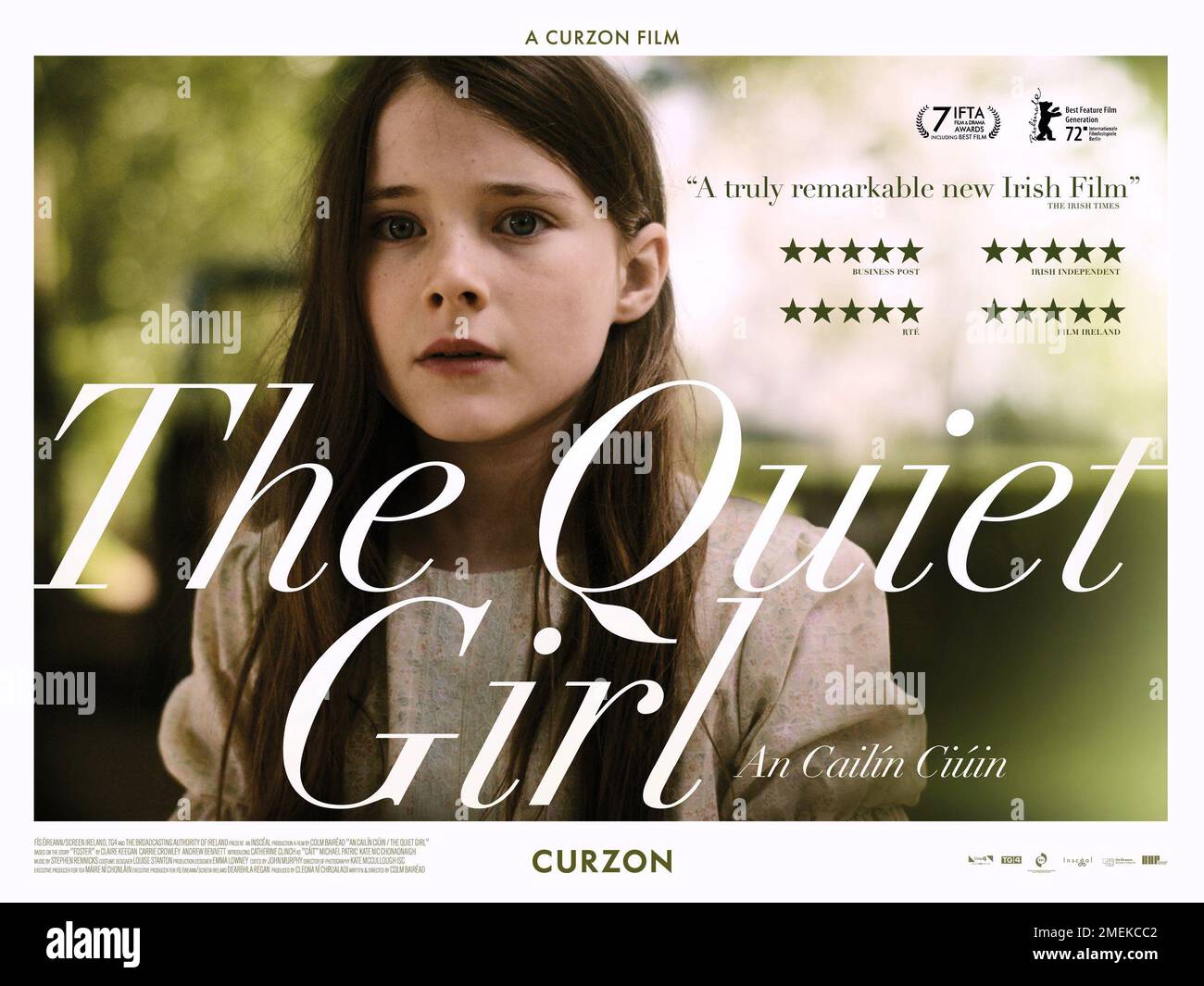 https://c8.alamy.com/comp/2MEKCC2/the-quiet-girl-2022-catherine-clinch-poster-2MEKCC2.jpg