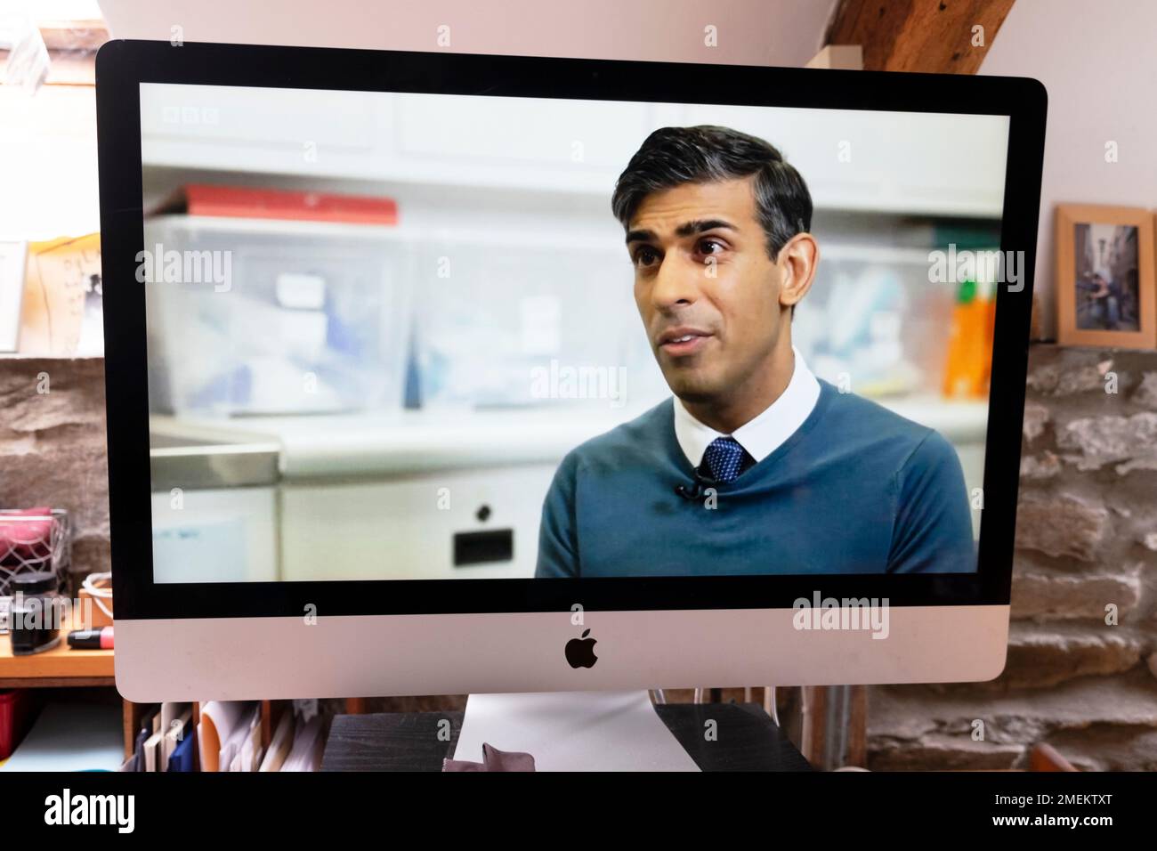 British Prime Minister PM. Rishi Sunak talking on news programme computer screen discussing Nadim Zahawi tax issue 24 January 2023 Stock Photo