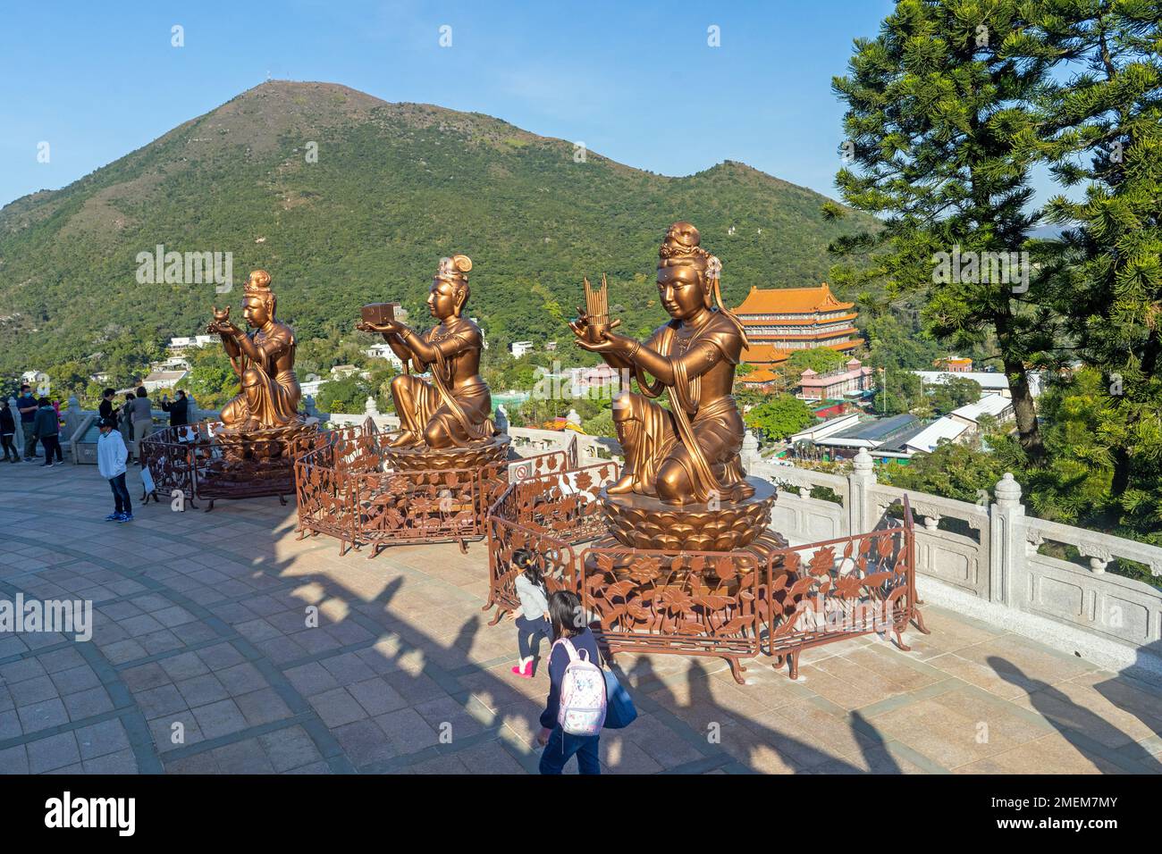 Grande statua del Buddha, Isola di Lantau, Hong Kong SAR della Cina Foto  stock - Alamy