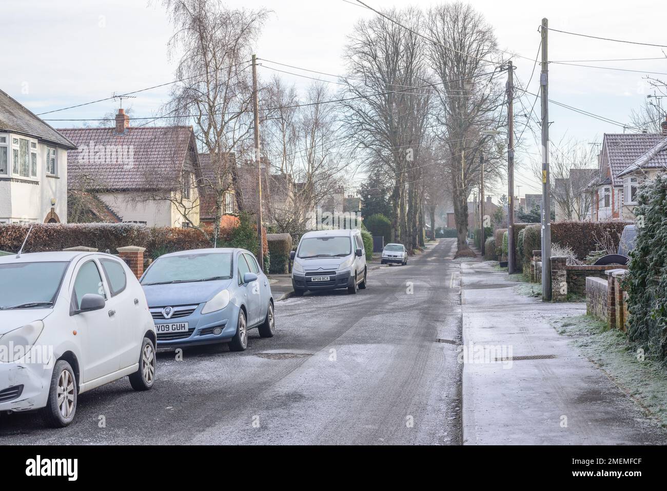 Frosty uk street hi-res stock photography and images - Alamy