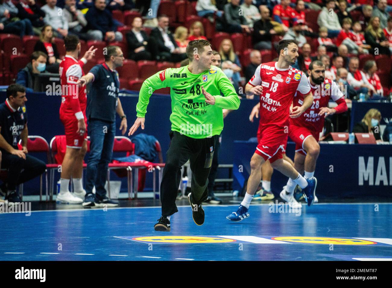 Kroatien vs bahrain hires stock photography and images Alamy