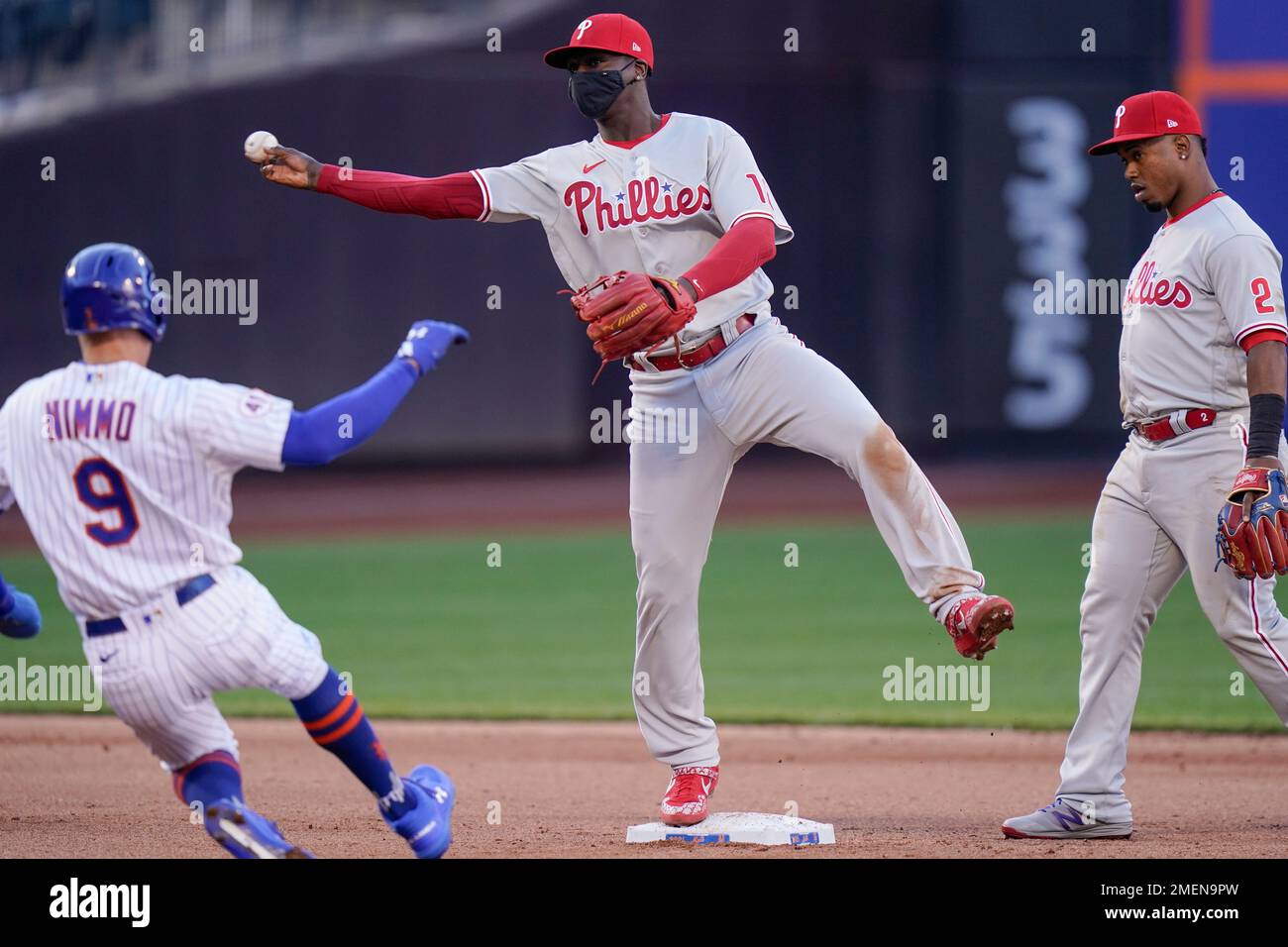 WATCH: Didi Gregorius is fitted for first Phillies jersey with Joe