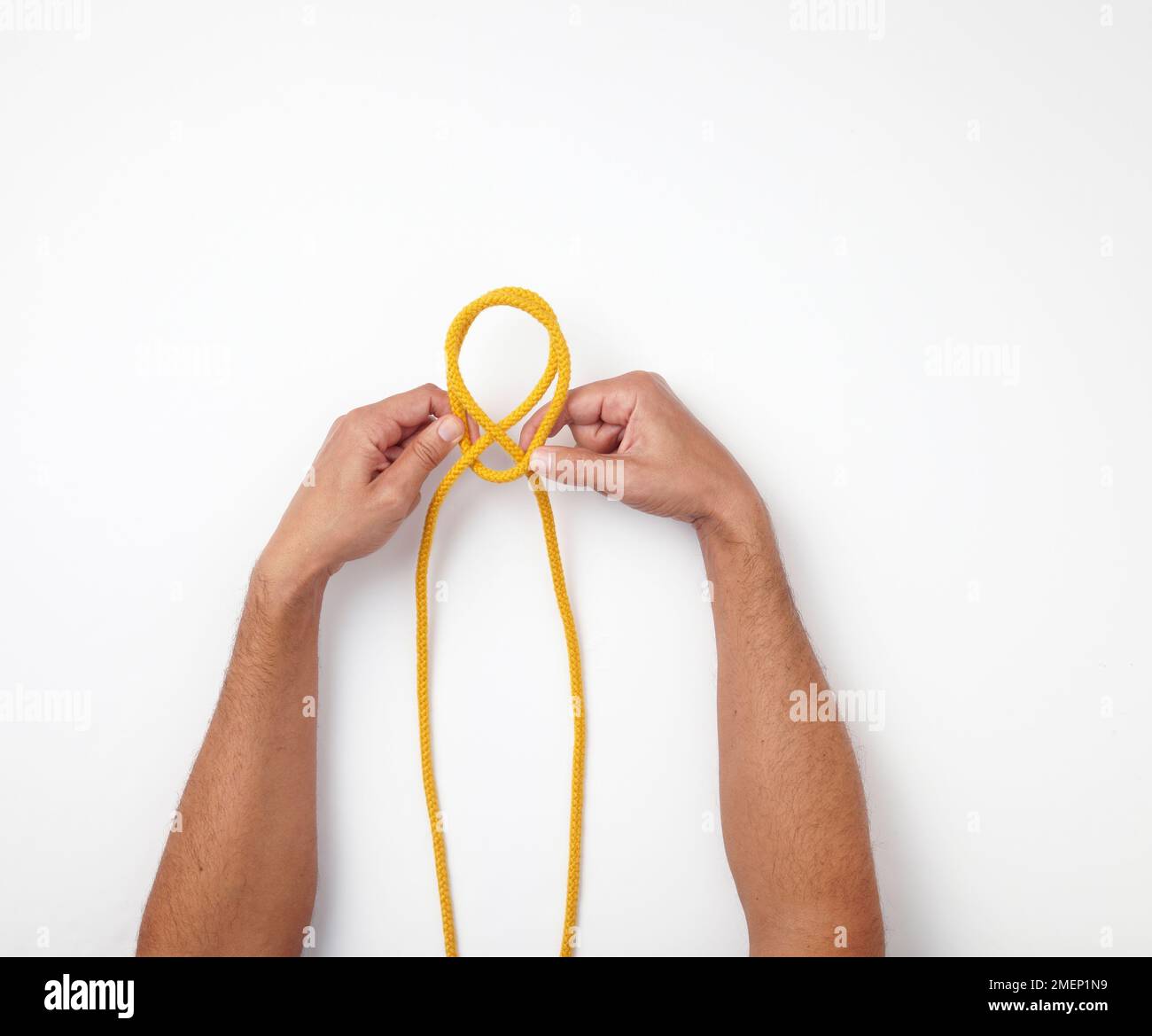 Clove Hitch, simple binding knot, Step 3 Stock Photo Alamy