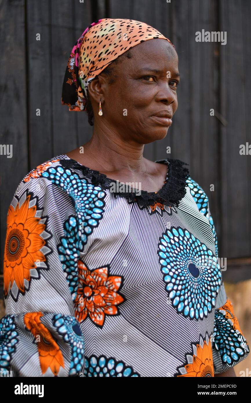 portrait of elderly african woman Stock Photo - Alamy