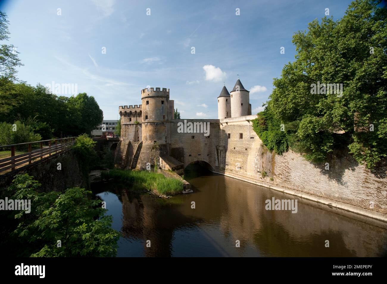 France, Lorraine, Metz, Germans' Gate (Porte des Allemands), 13th century medieval bridge castle Stock Photo