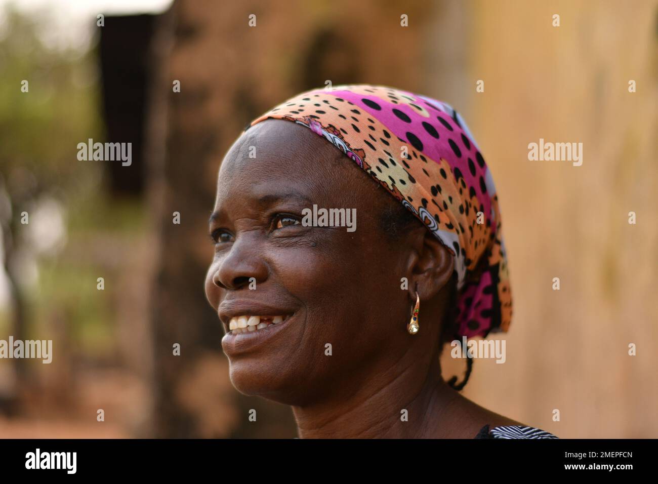 Elderly african woman hi-res stock photography and images - Alamy