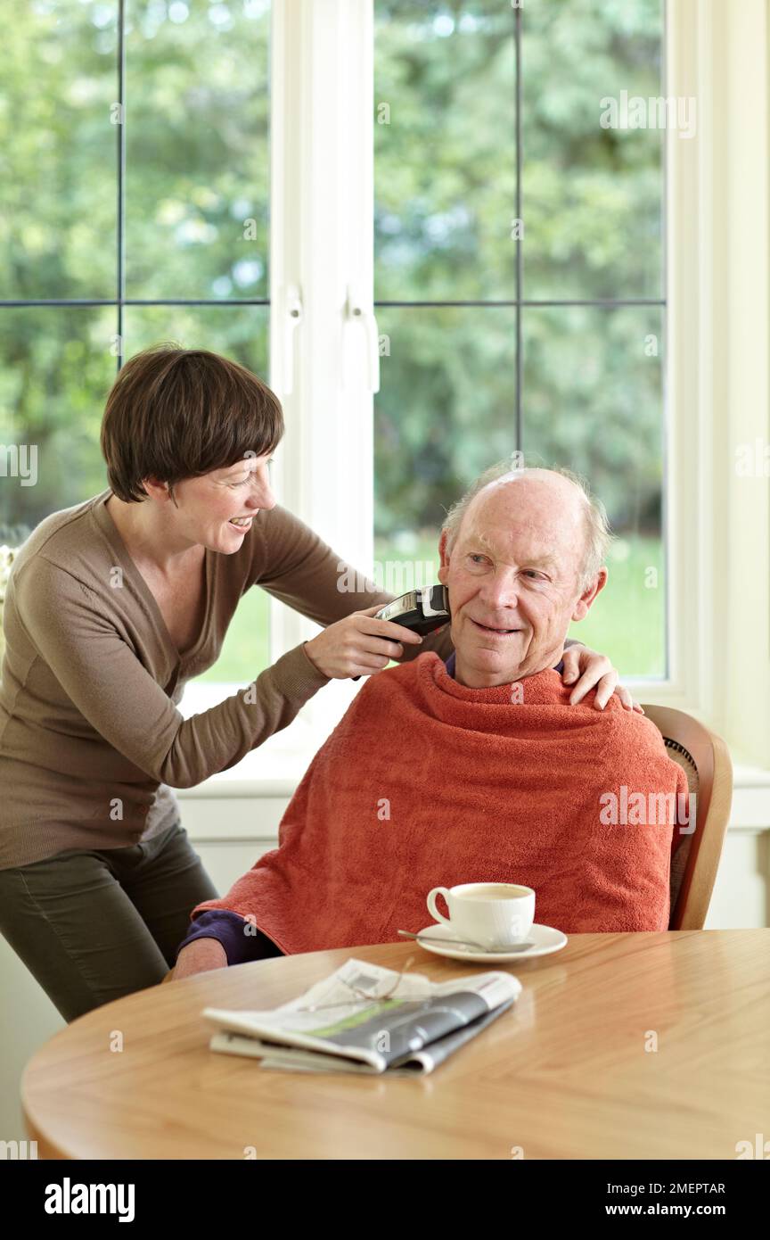 WHAT TO DO BEFORE USING AN ELECTRIC SHAVER visual data 5