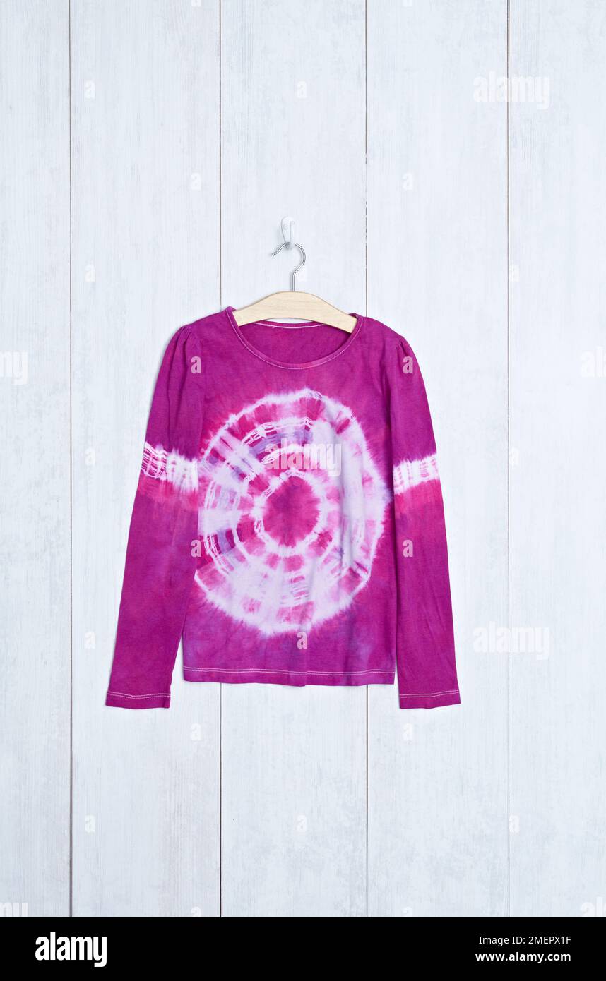 Pink patterned tie hi res stock photography and images Alamy