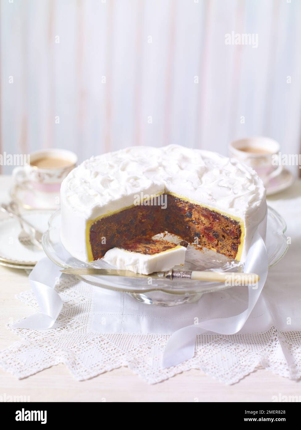 Marzipan icing fruit cake hires stock photography and images Alamy