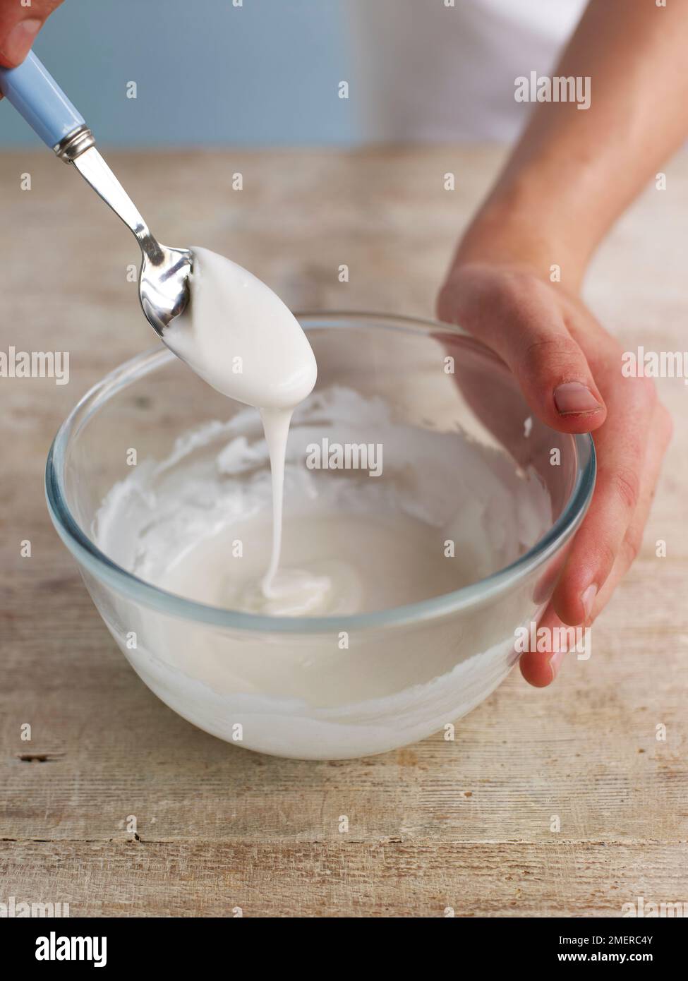 Woman making icing hi-res stock photography and images - Alamy