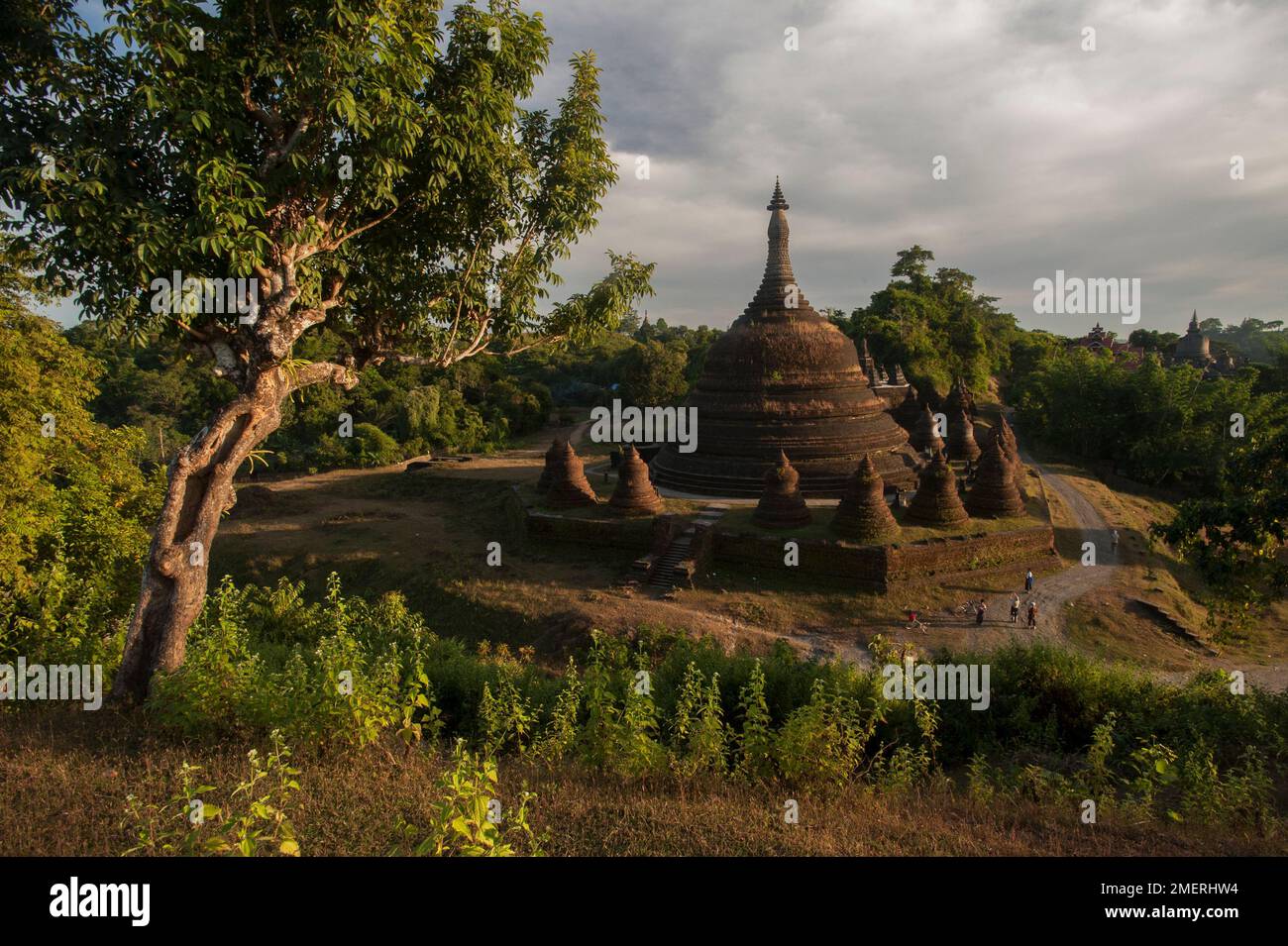 Myanmar, Western Myanmar, Mrauk U, Ratnabon Paya Stock Photo