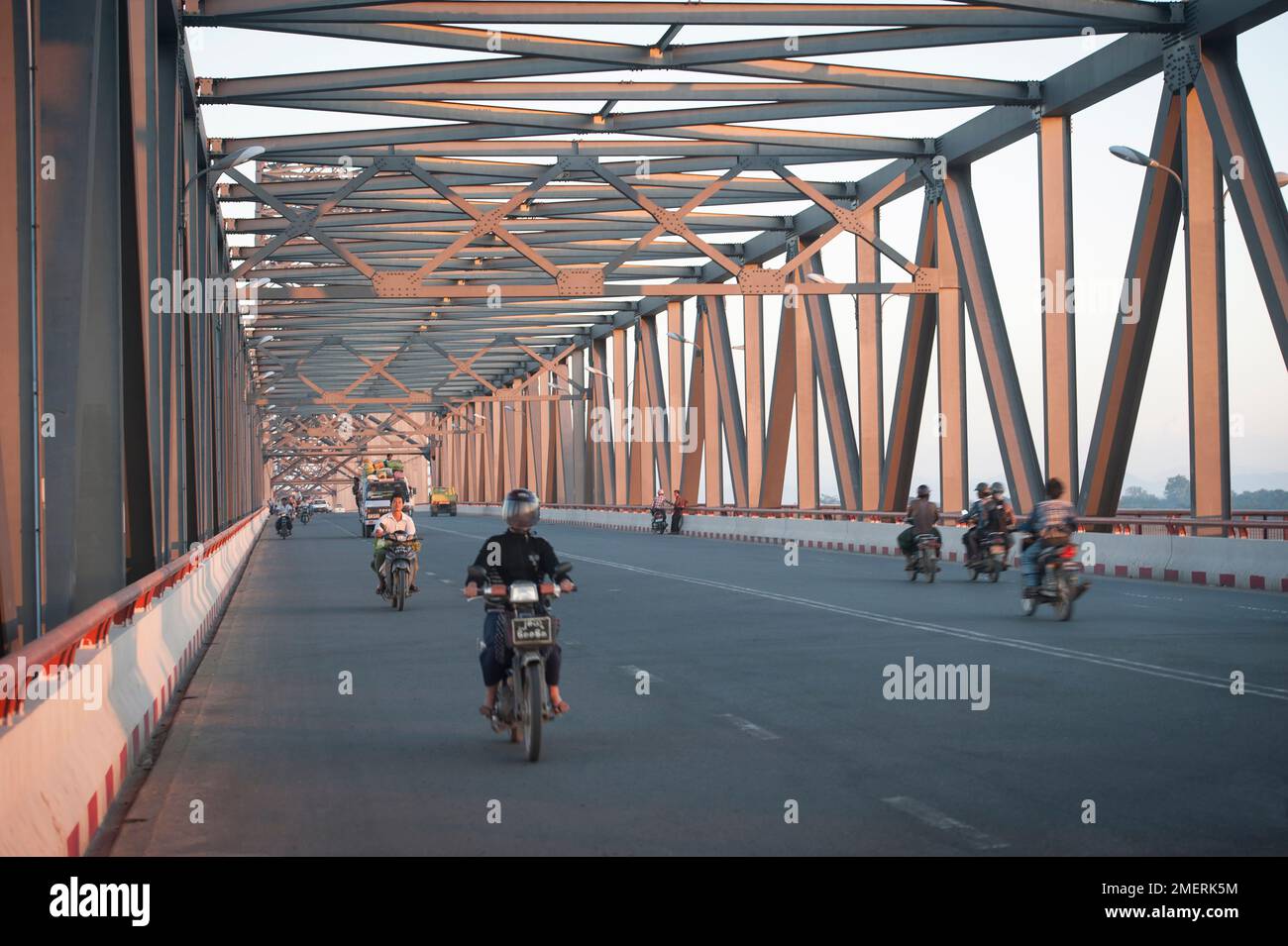 Myanmar, Sagaing, Yadanabon Bridge on Ayeyarwady river Stock Photo