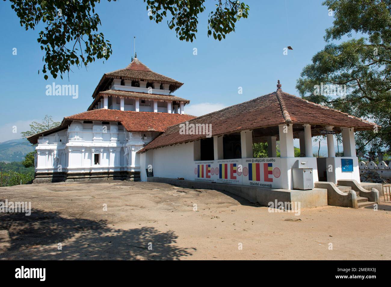 Sri Lanka Kandy Lankatilake buddhist temple Stock Photo - Alamy