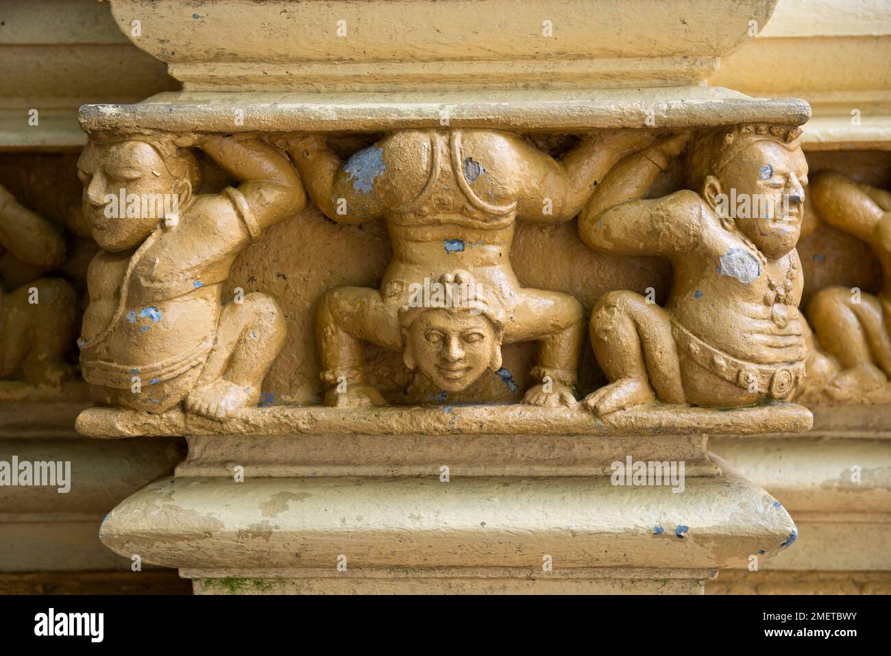 Colombo, figures supporting the Image house, Gangaramaya Temple, Sri Lanka Stock Photo