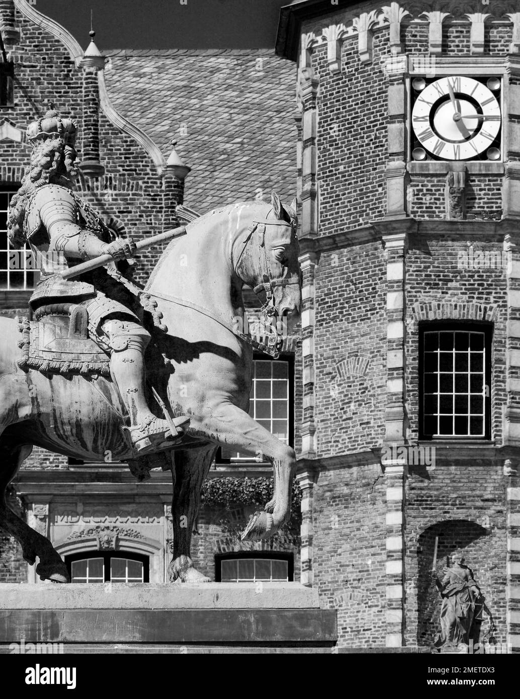 Archangel gabriel statue Black and White Stock Photos &amp; Images - Alamy