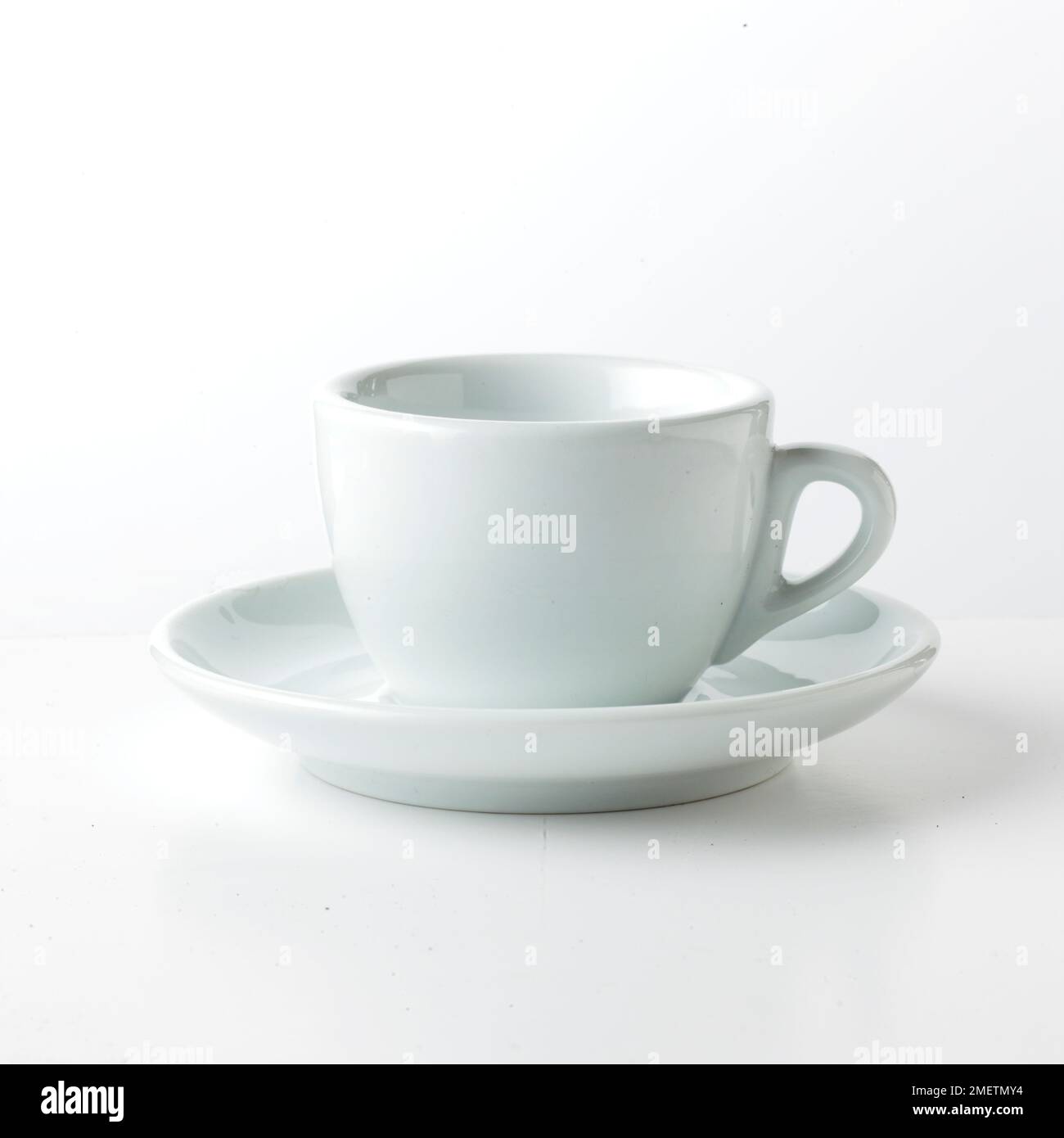 White 150ml Cup And Saucer Stock Photo Alamy white-150ml-cup-and-saucer-stock-photo-alamy