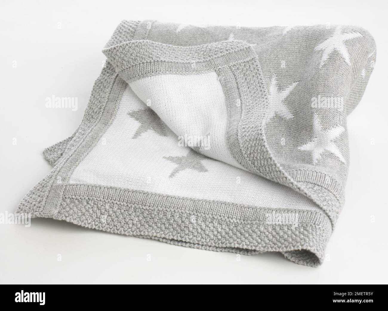 White blanket hi-res stock photography and images - Alamy