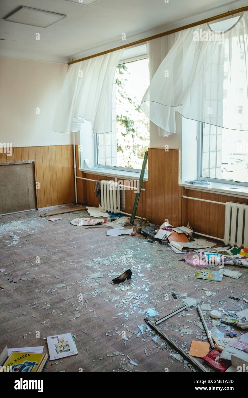 25th school destroyed by a Russian missile attack on 4 March at 9:30 h, Schytomir, Ukraine Stock Photo