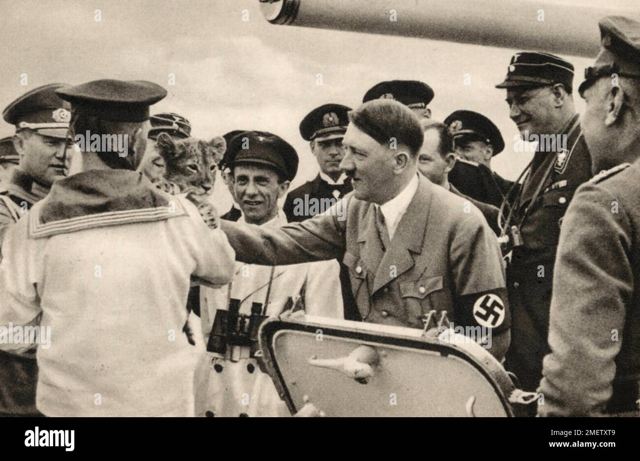 Adolf Hitler (* 20 April 1889 in Braunau am Inn) (â€ 30 April 1945 ...