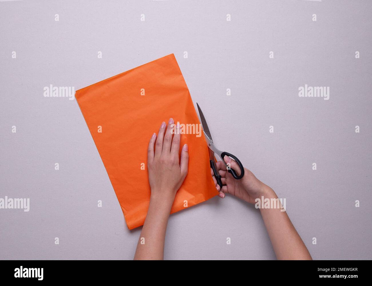 Steps and materials used to make a papercraft pompom Stock Photo Alamy