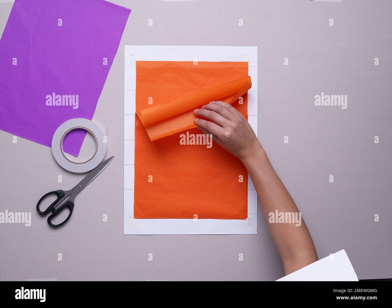 Steps and materials used to make a papercraft pompom Stock Photo Alamy