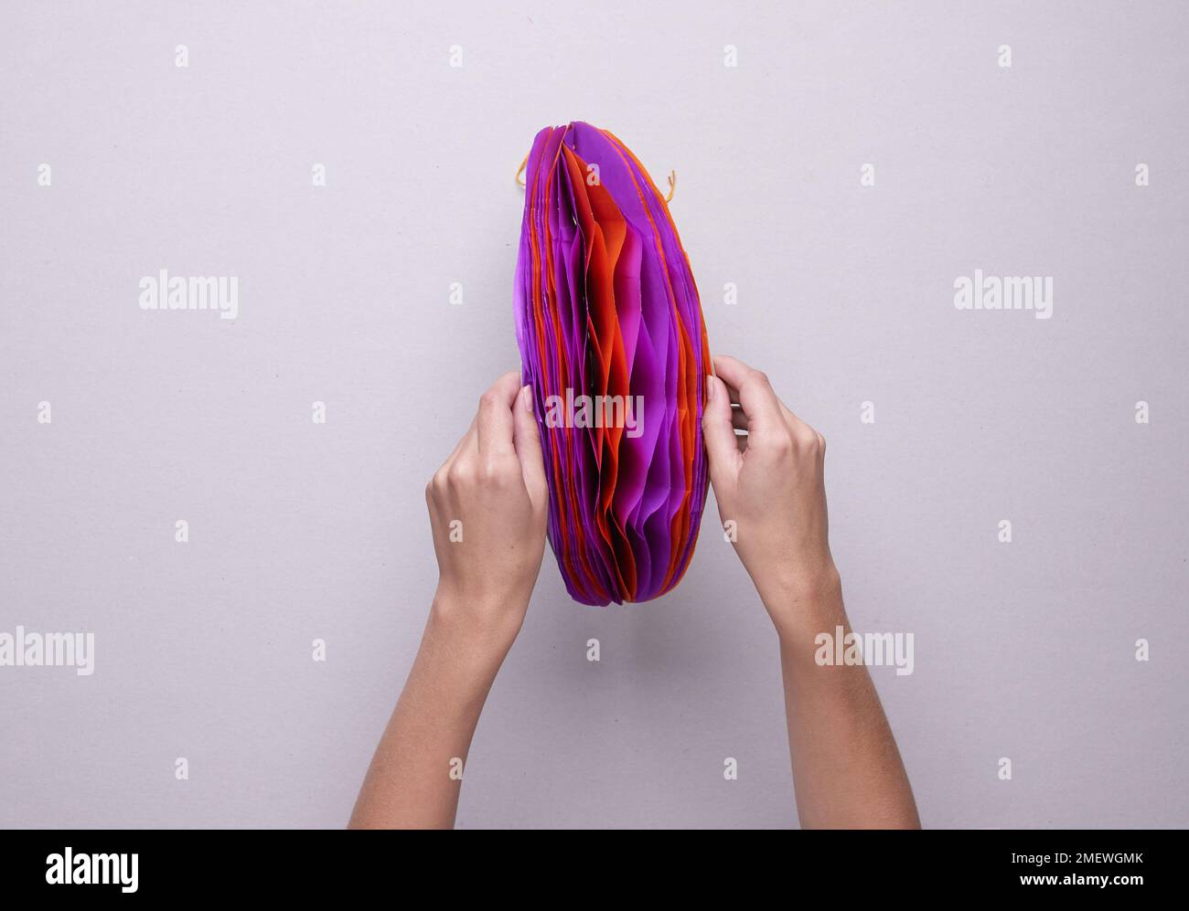 Steps and materials used to make a papercraft pompom Stock Photo Alamy